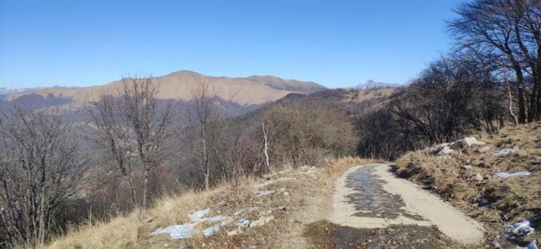 Rifugio Capanna Mara – Rifugio Riella, anello da Erba